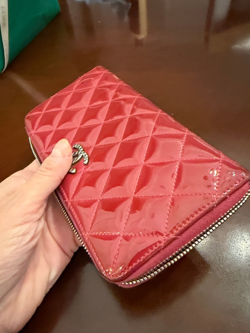 CHANEL Quilted Patent Wallet in Glossy Red with CC Logo - Picture 6 of 12